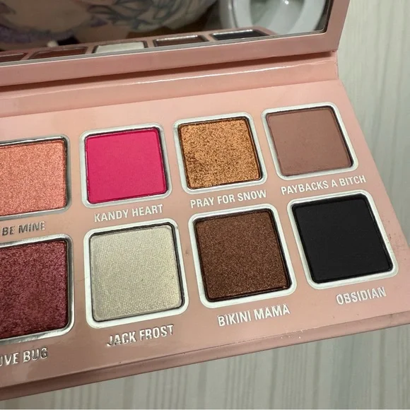 NEW‼️Kylie Cosmetics Ulta Limited Edition 2019 Holiday Pressed Eyeshadow Palette - Picture 7 of 8